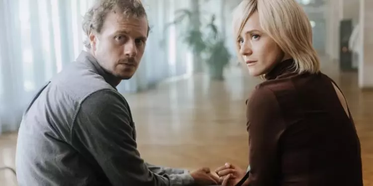 Рецензия на сериал «Время Счастливых». Тонкости укрепления семейного очага