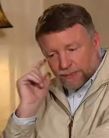 Фильм Гая Ричи с Энтони Хопкинсом и Бенедектом Камбербэтчем отложен